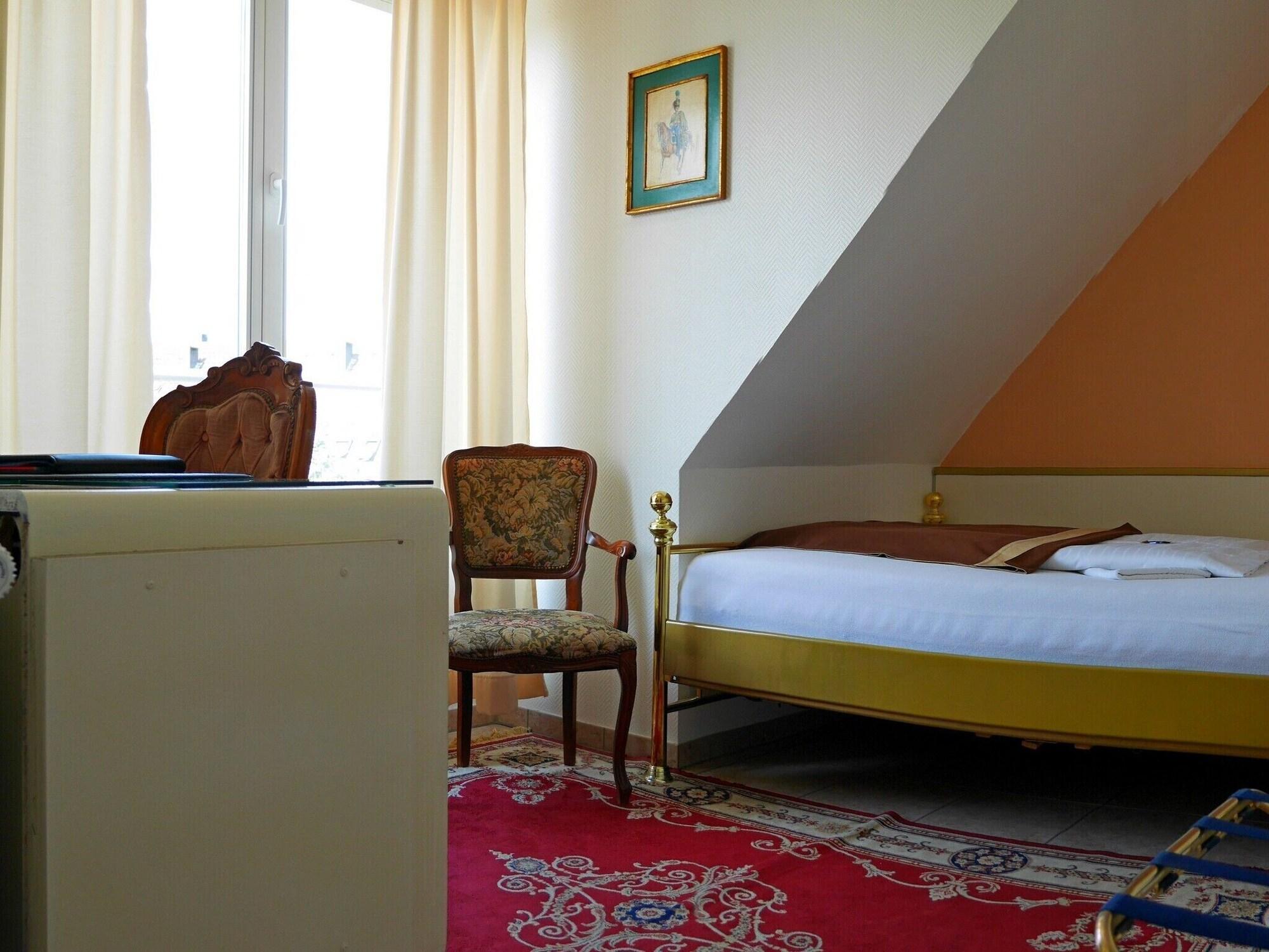 Haus Mooren, Hotel Garni Düsseldorf Esterno foto