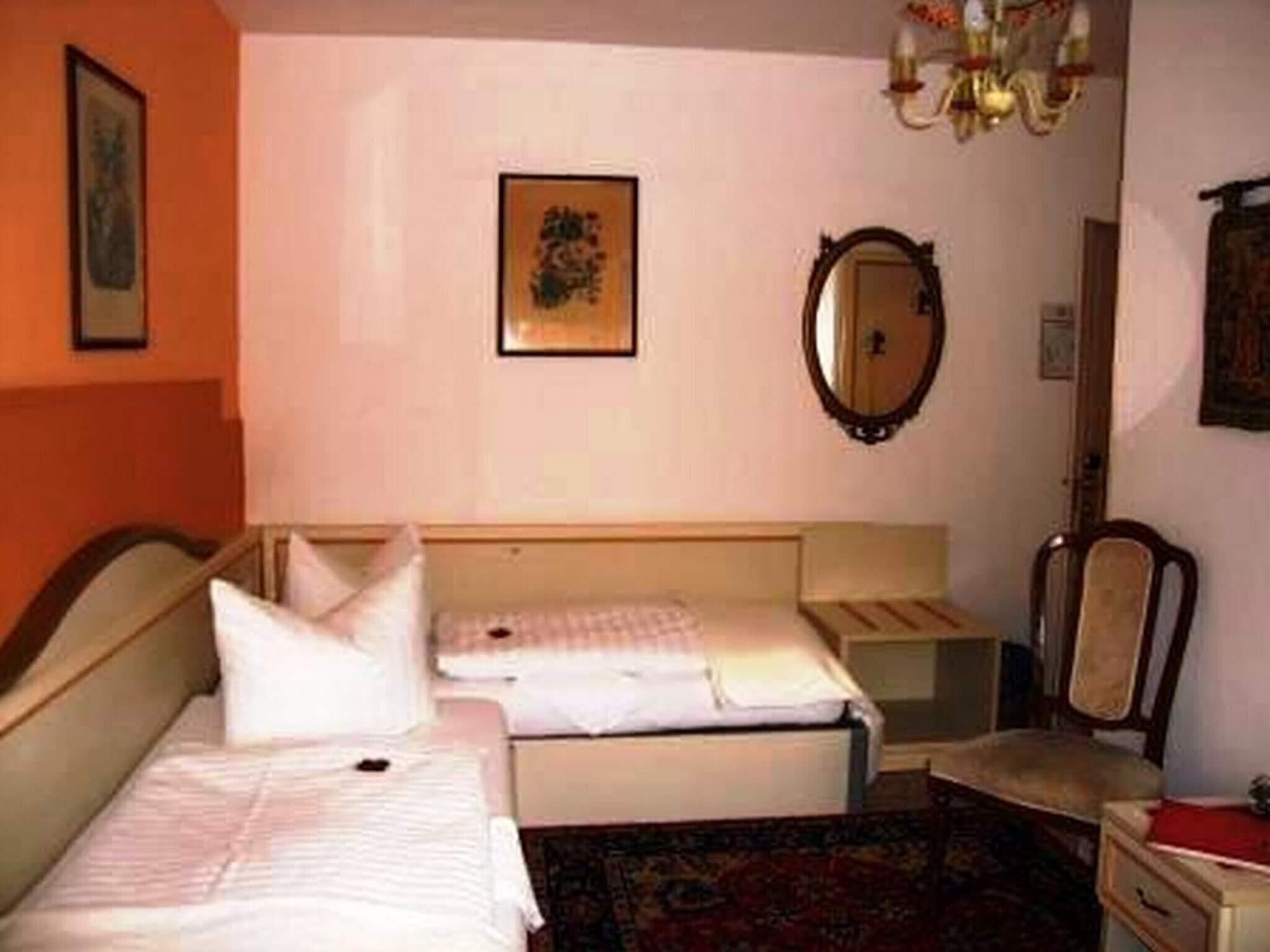 Haus Mooren, Hotel Garni Düsseldorf Esterno foto