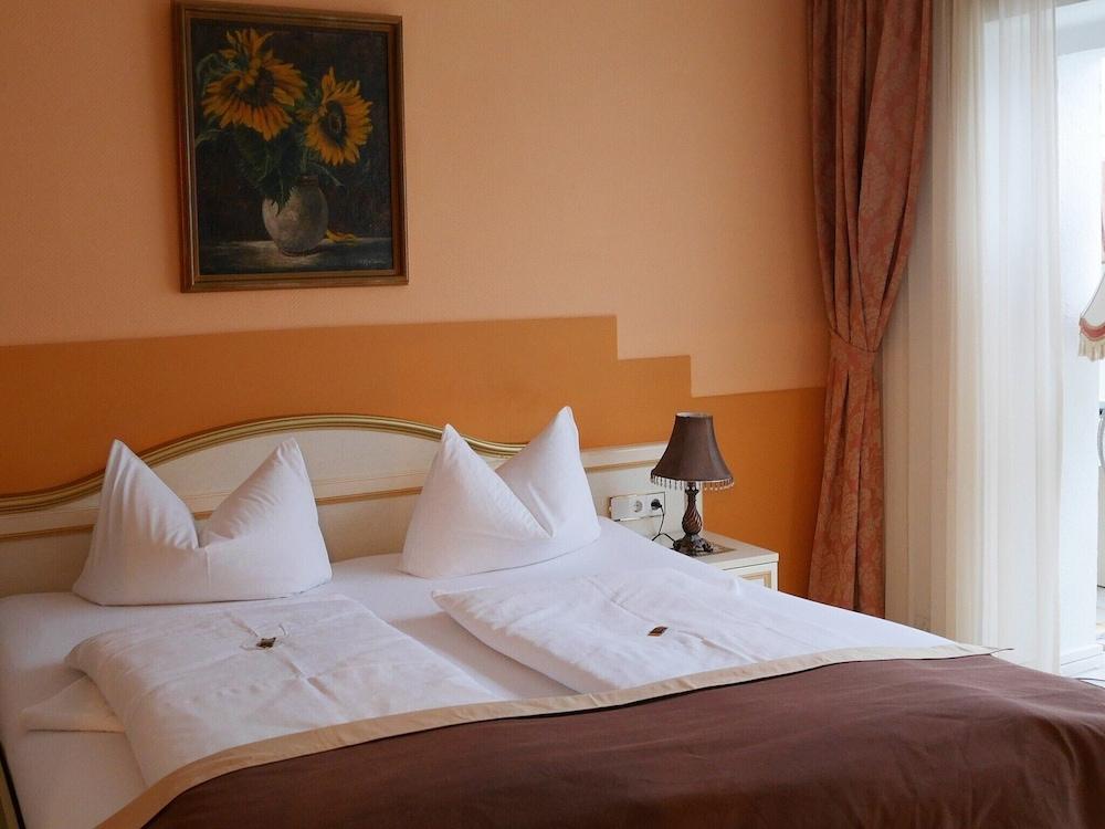 Haus Mooren, Hotel Garni Düsseldorf Esterno foto