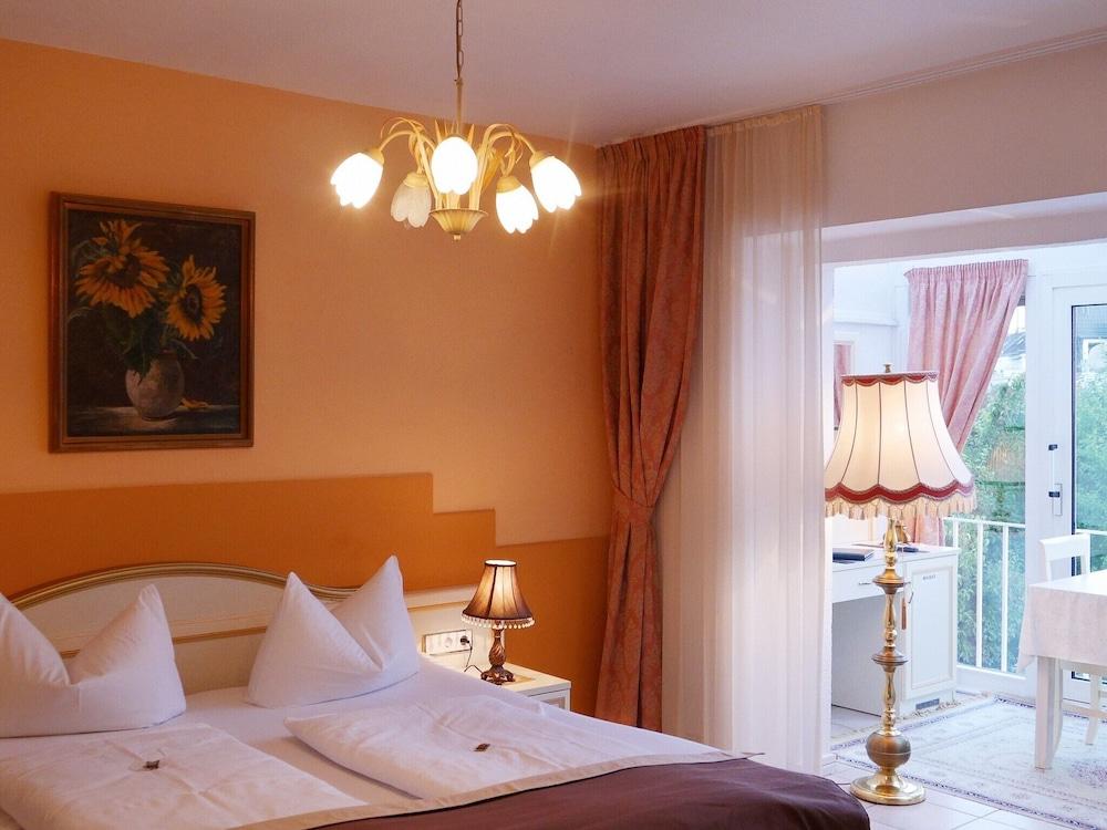 Haus Mooren, Hotel Garni Düsseldorf Esterno foto