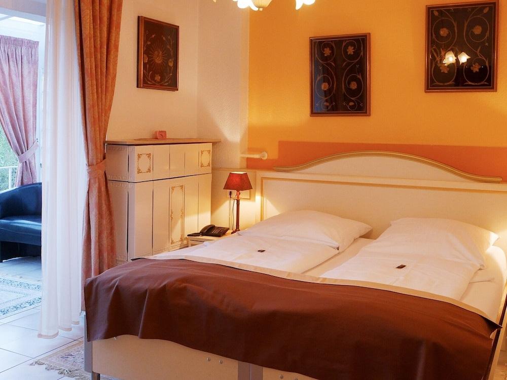 Haus Mooren, Hotel Garni Düsseldorf Esterno foto